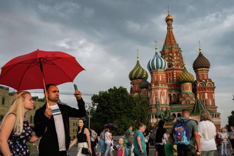 Uluslararası 555 şirket Rusya'dan göçte tereddüt yaşıyor