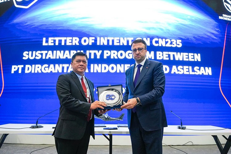 Endonezya'nın CN235 uçaklarına ASELSAN dokunuşu