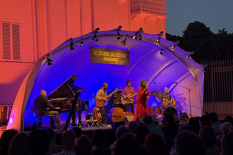 Chiara Civello, İtalya Başkonsolosluğu'nda konser verdi