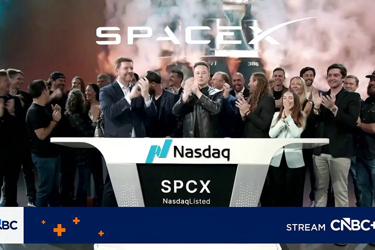 SpaceX hisseleri ilk işlem gününü rekor yükselişle tamamladı