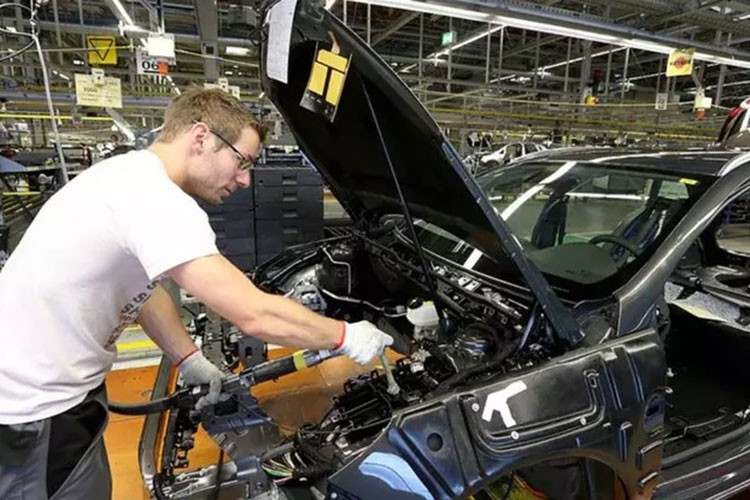 Tarifeler Alman otomobil sektöründeki duyarlılığı kötüleştiriyor