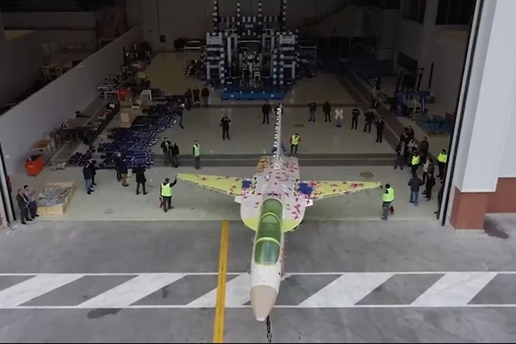 Türkiye'nin jet eğitim uçağı Hürjet, ilk uçuşa ilerliyor