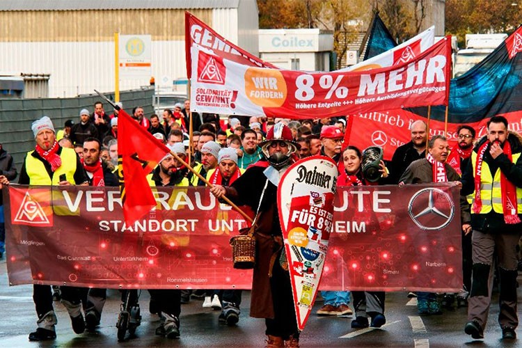 Almanya'da IG Metall sendikası "uyarı grevi" kararı aldı