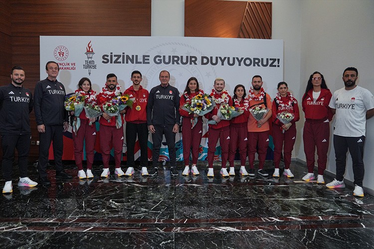 Para Tekvando Milli Takımı yurda döndü