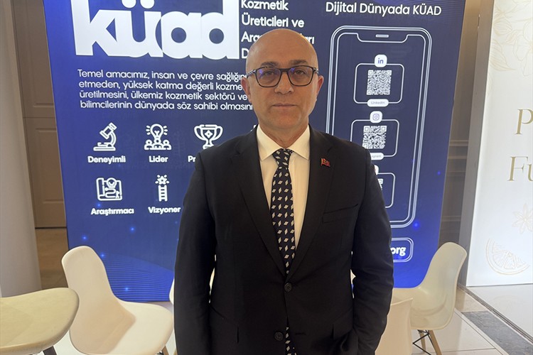 Reklam yönetmeliğinde "yapay zeka" ve "influencer" düzenlemesi