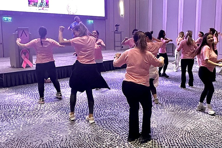 Address Istanbul'dan Pink October