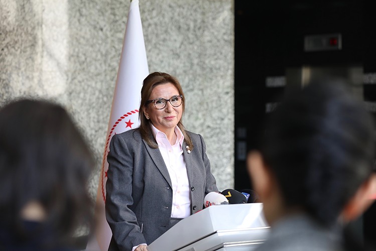 Fahiş fiyata maske satana ceza