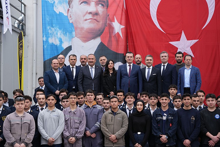 Genç denizcilerin mesleki eğitimine stratejik destek