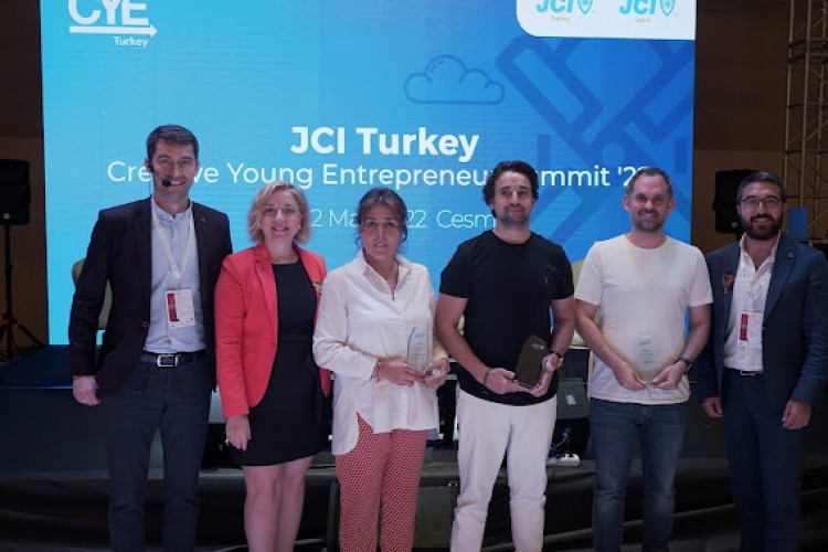 LİDERLİK ZİRVESİNDE ULUSLARARASI YATIRIMCI VE GİRİŞİMCİLER BİR ARADA