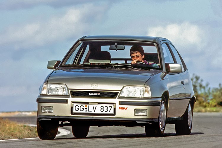 Opel Astra'nın öncüsü "Kadett E" kırkıncı yaşını kutluyor