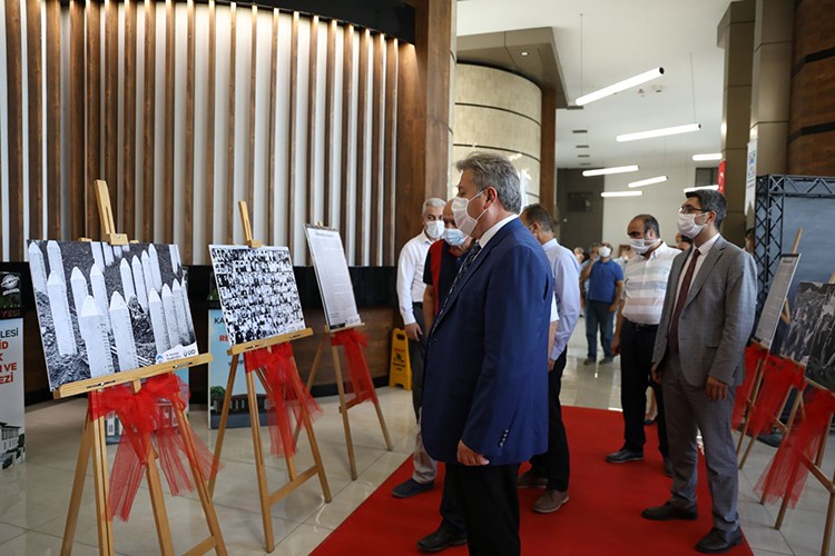 Melikgazi'de Srebrenitsa katliamı sergisi