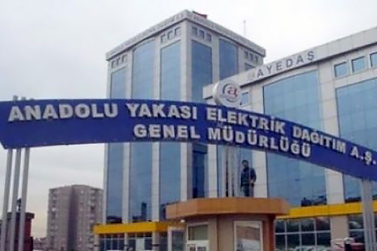 Anadolu Yakası'nı bakım ve yatırımlarıyla aydınlattı