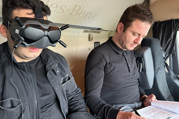 Actros sürücülerine 'Uzman Şoför' eğitimi