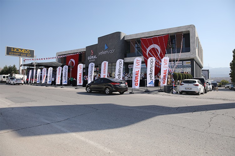 Güral Seramik Kayseri'de yeni showroom açtı