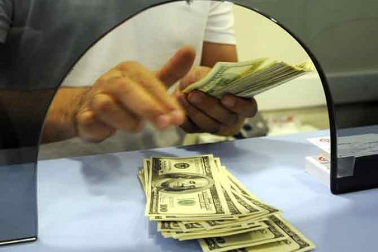 Dolar 45.36'dan açıldı