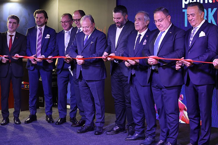 Boya ve boya hammaddeleri sanayi, bölgesel bir güç olma yolunda emin adımlarla ilerliyor