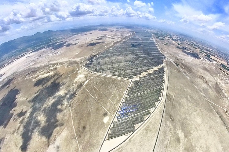 Avrupa'nın en büyük güneş enerji santrali
