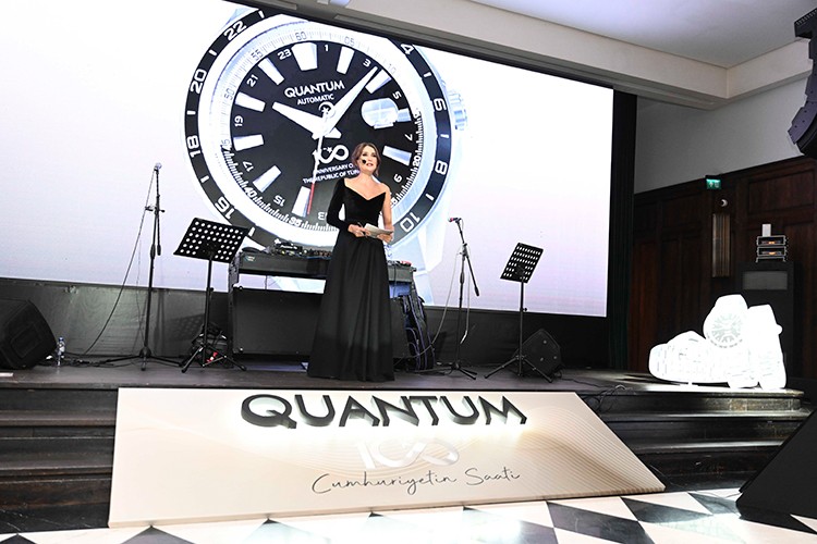 Cumhuriyetin 100. yılına özel saat