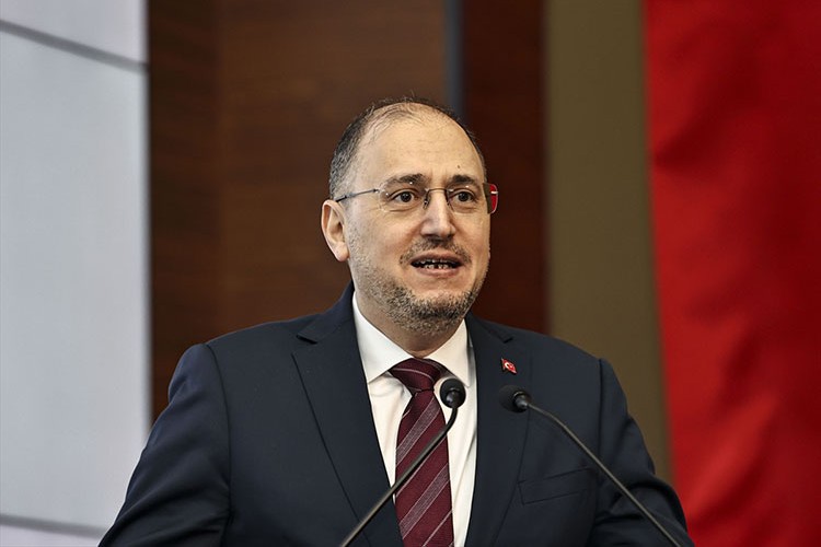 "Uydu firmalarıyla görüşmeler devam ediyor"