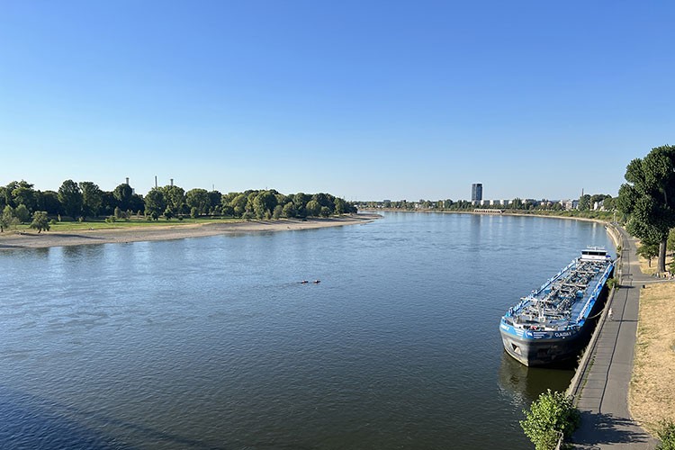 Almanya'da Ren Nehri'nin su seviyesi yükseldi
