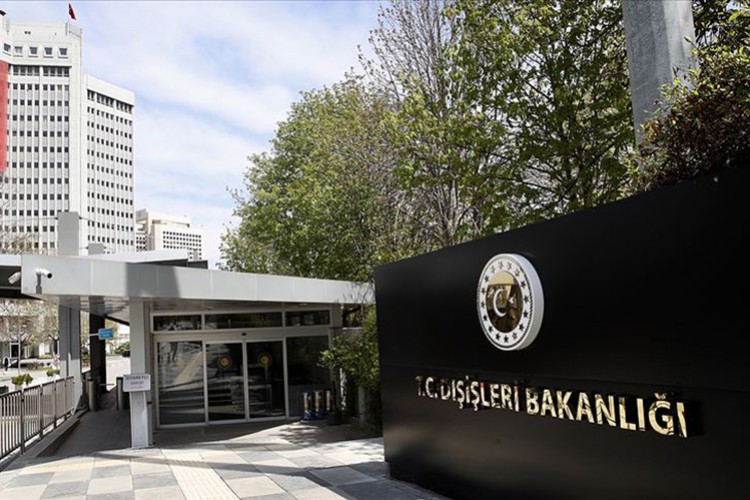 Türkiye, İsveç'te Kur'an-ı Kerim yakılmasını lanetledi