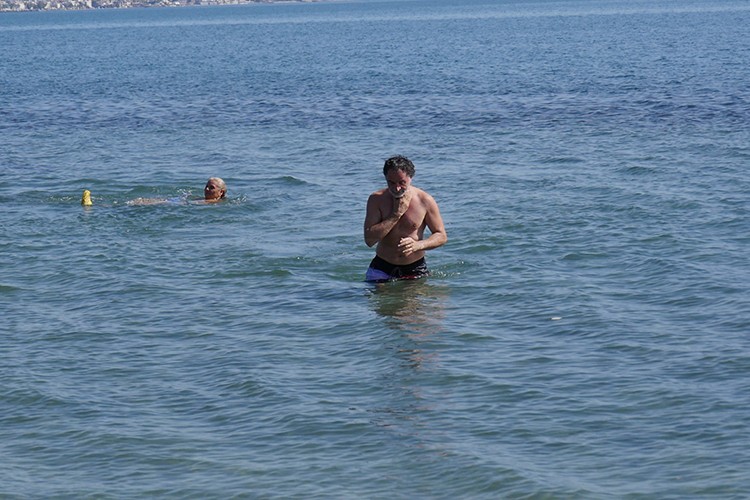 Edremit Körfezi'nde ekim ayında yüzme keyfi yaşadılar