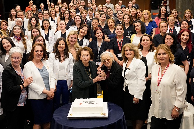 Hemşirelerimiz, Geleceğimiz. Bakımın Ekonomik Gücü