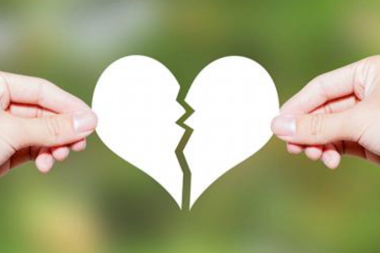 Eşinin cebinden habersiz para almak boşanma sebebi sayıldı