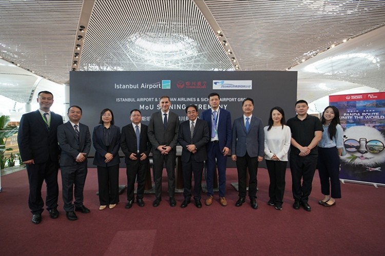 İstanbul Havalimanı işletmecisi İGA'dan Çinli Sichuan Havayolları'yla işbirliği anlaşması