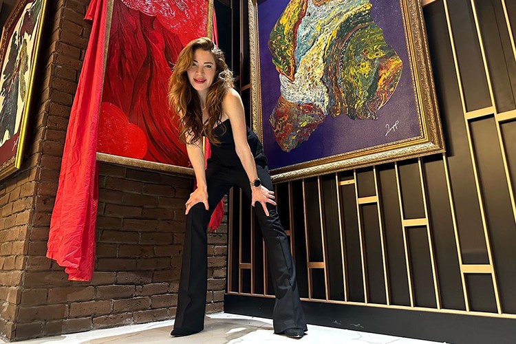 Art & More Sanat Galerisi Akaretler'de Açıldı