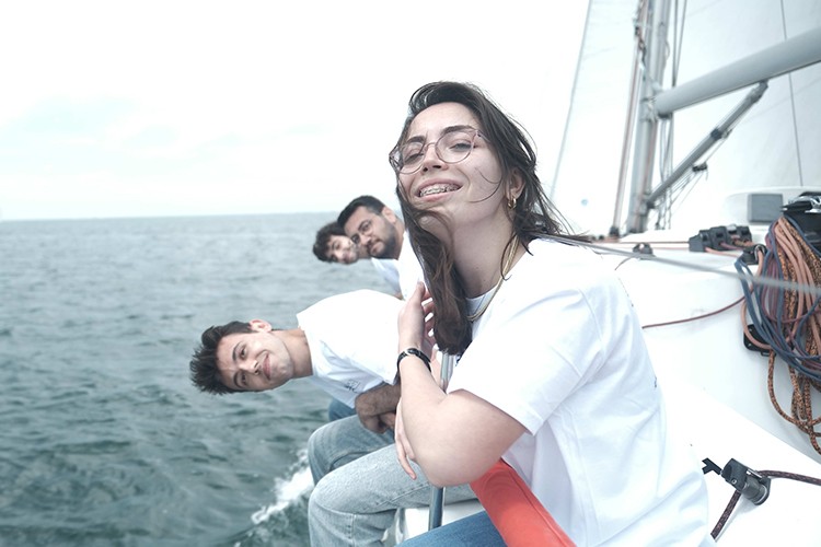 KAÇUV'lu gençler, 19 Mayıs'ı Four Points by Sheraton yelken takımıyla kutladı