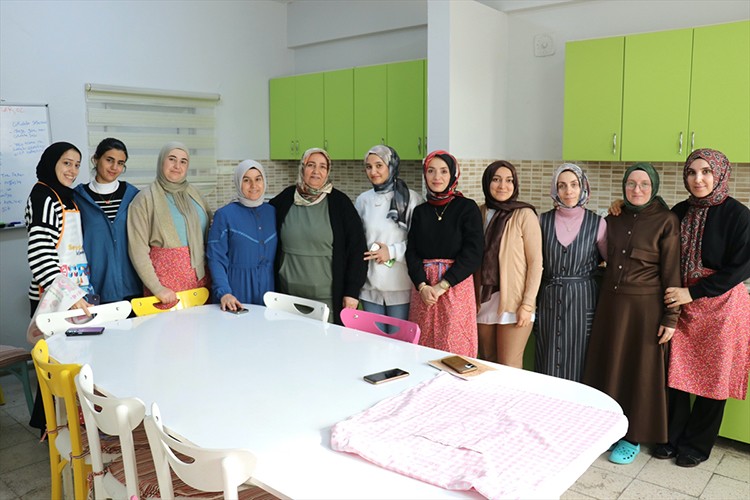 Ağrılı kadınlar mutfağı kazanç kapısına çevirdi