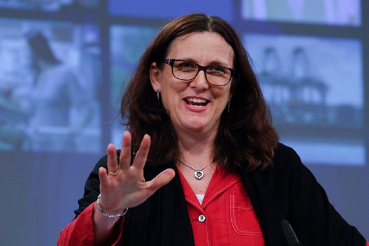 AB'den Küba tepkisi