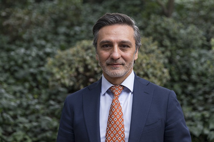 "Çok farklı bir dünyada uyanacağız"