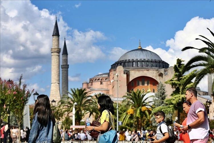 Türkiye 7 ayda 23 milyon turist ağırladı