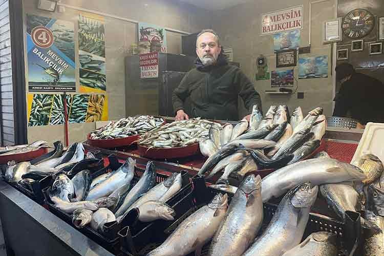 Tezgahın gözdesi mezgit ve istavrit oldu
