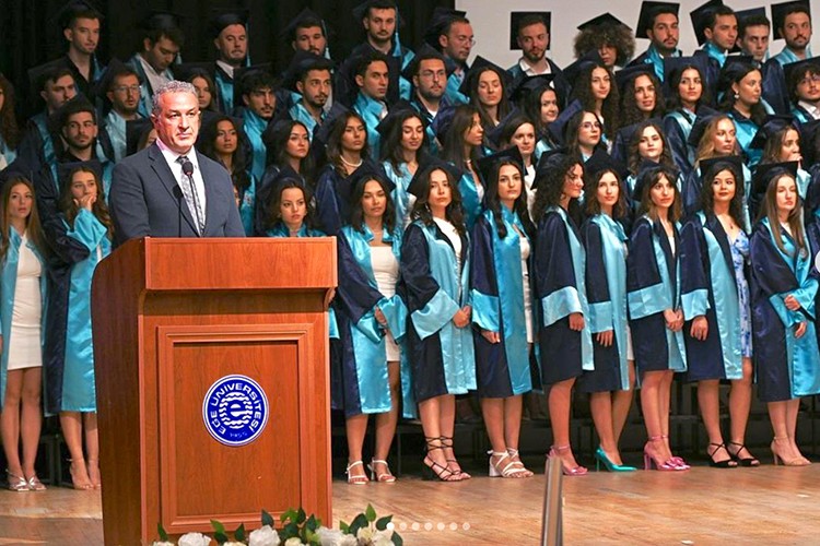 Ege Üniversitesi Diş Hekimliği Fakültesi, 2024 Mezunlarını Uğurladı