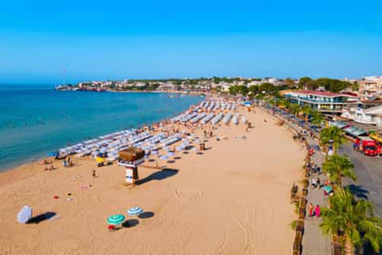 Yabancı turist ilgisi Kuşadası ve Didim'de sezon beklentisini yükseltti
