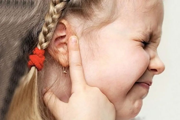 Çocukların yaklaşık yüzde 90'ı orta kulak enfeksiyonu geçiriyor