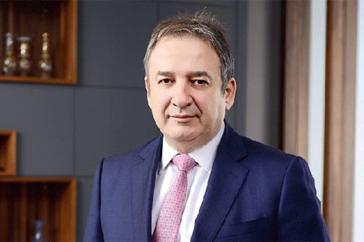 "Yılın Cama Değer Katan İnsanı" ödülünü aldı