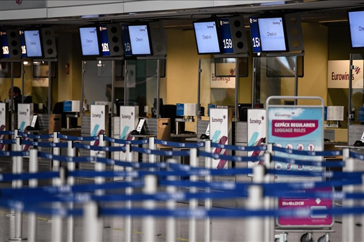 Almanya'daki grev 300 bin yolcuyu etkiledi