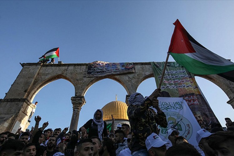 Filistinli ekonomist, İsrail saldırılarının Gazze'yi ekonomik ve endüstriyel olarak yok ettiğini söyledi