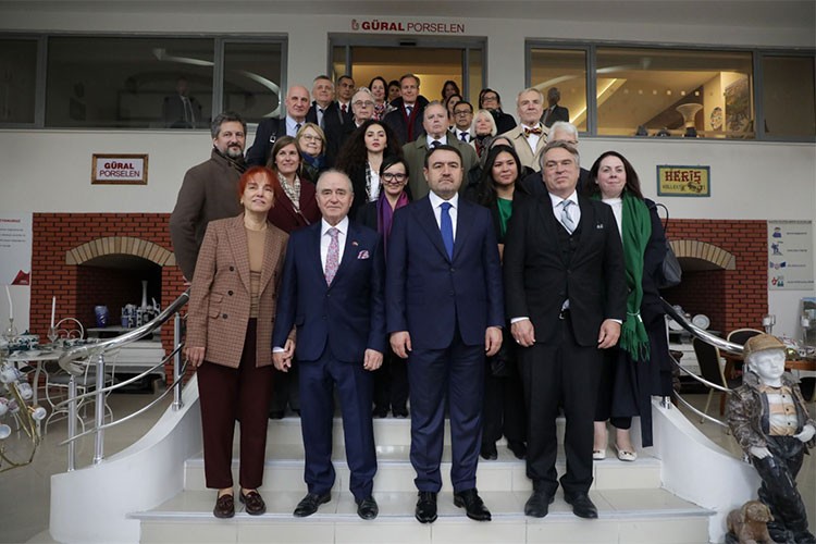 AB Büyükelçileri Güral Porselen'de