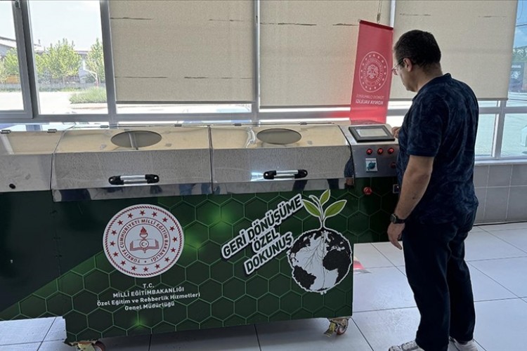 Meslek liselilerin ürettiği makineler, ülke genelinde atıkları ekonomiye kazandırıyor