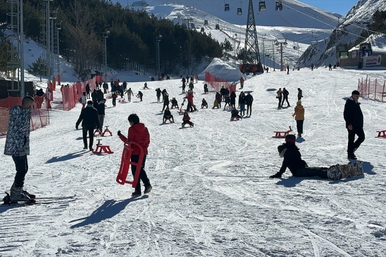 Palandöken'de hafta sonu yoğunluğu yaşandı