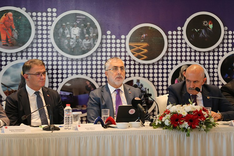 "Ülkemizin geleceğini hep birlikte inşa edeceğiz"