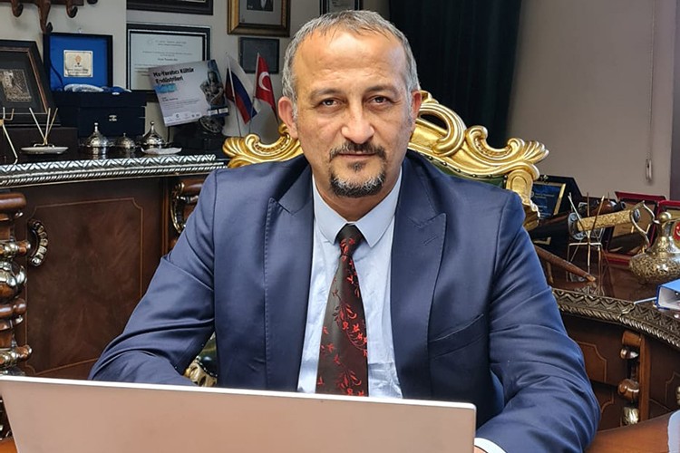 1999'da işe başlayan 2024 yılını bekleyecek