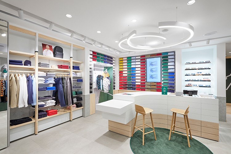 Lacoste İstanbul'da iki çarpıcı mağaza açılışı