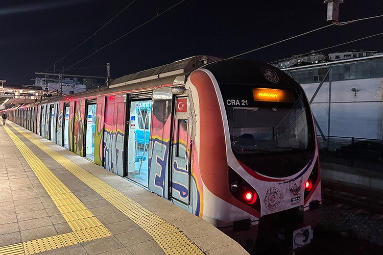 Marmaray 12 yılda 1,4 milyarı aşkın yolcuya hizmet verdi