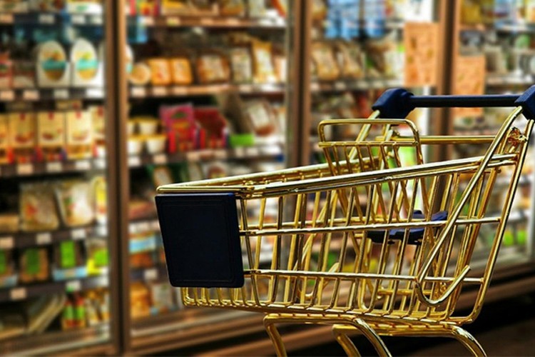 Sınırlama öncesi hızlı market açılışı